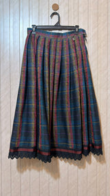 Waist 30  Lenght 31  Fabric cotton silk Trendsetting Women’s Skirt