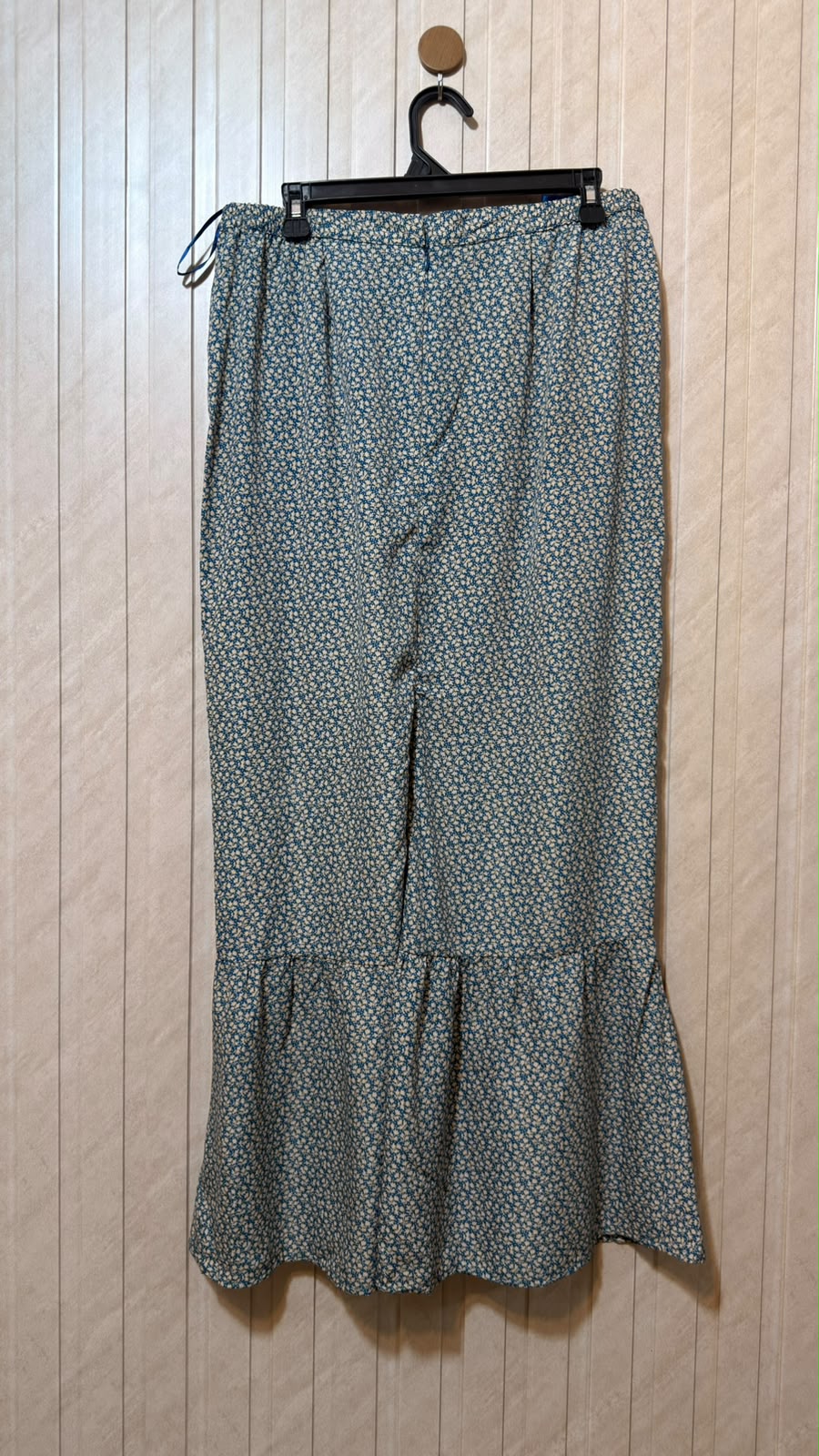 Waist 34  Lenght 39  Fabric cotton silk  Everyday Women’s Skirt