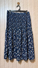 Waist 26  Lenght 29  Fabric silk Luxury Women’s Skirt