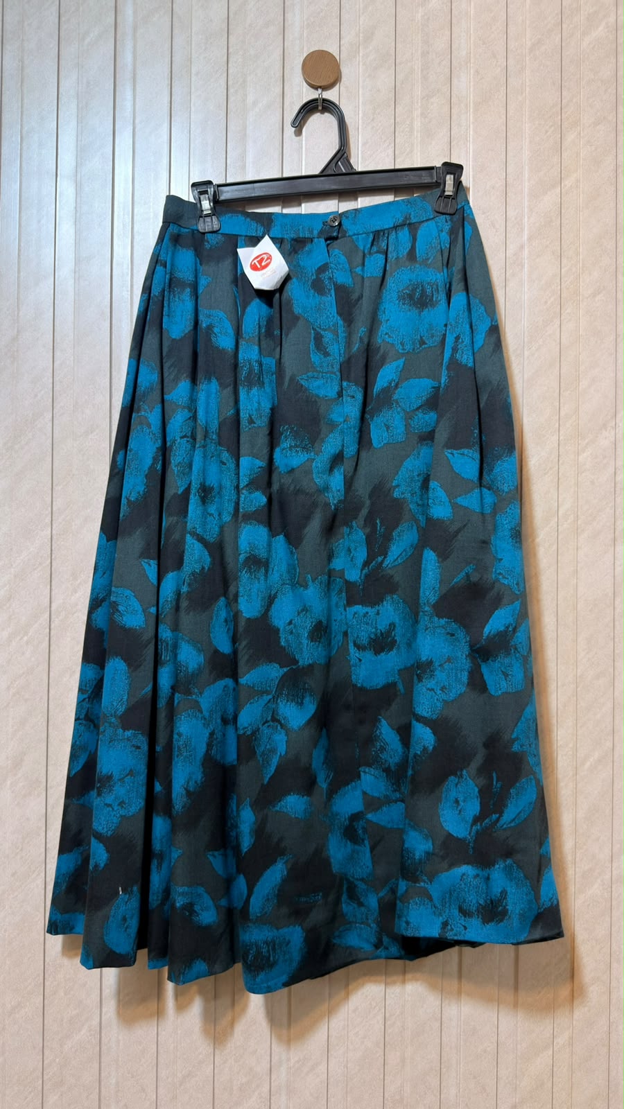 Waist 27  Lenght 32  Fabric cotton silk Designer Women’s Skirt