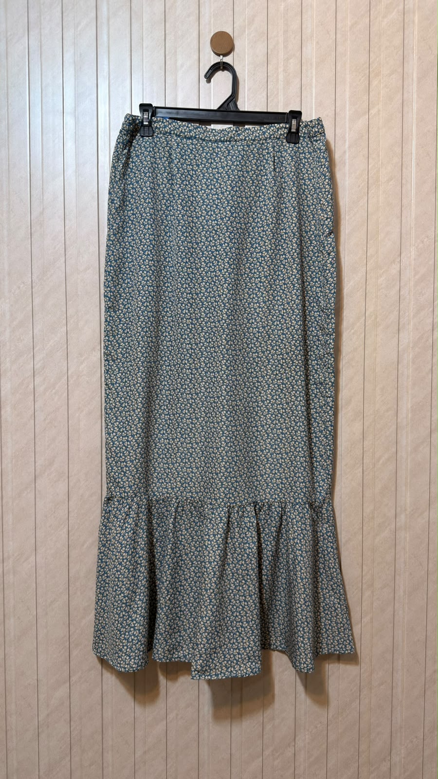 Waist 34  Lenght 39  Fabric cotton silk  Everyday Women’s Skirt