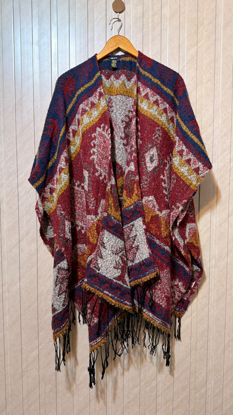 Fashionable Women’s Shawl