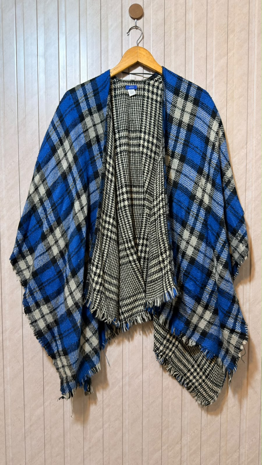 Women’s Essential Shawl