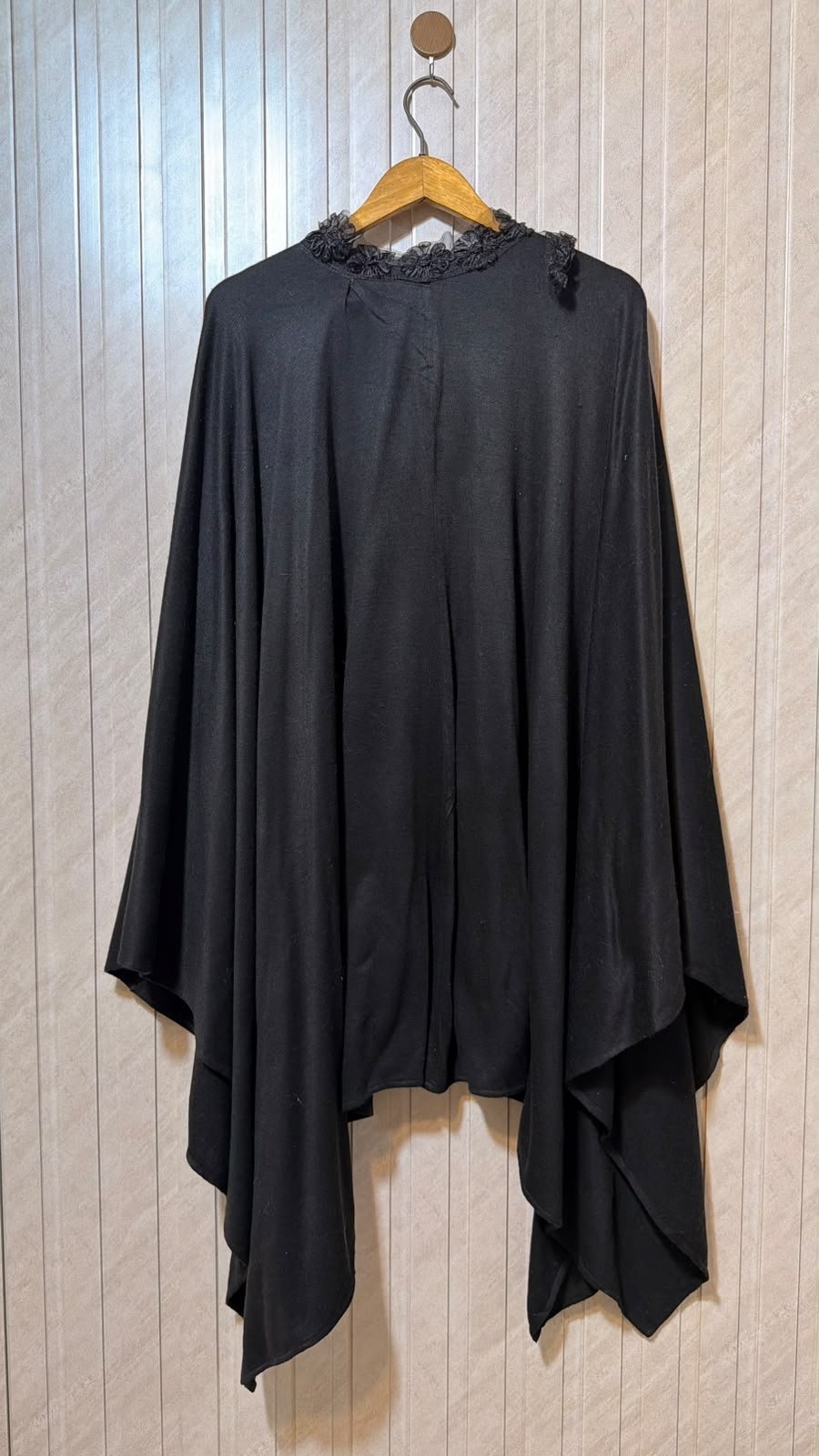 Women’s Timeless Shawl