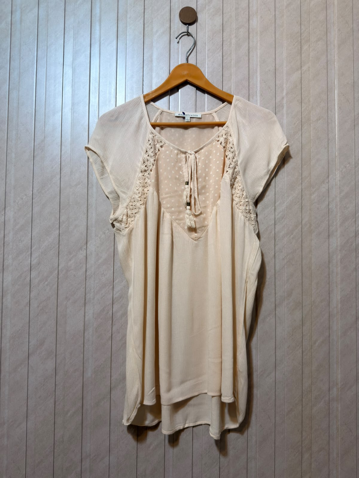Chest 21  Length 28 to 30  Fabric rayon Western Branded Women’s Half Sleeve Top