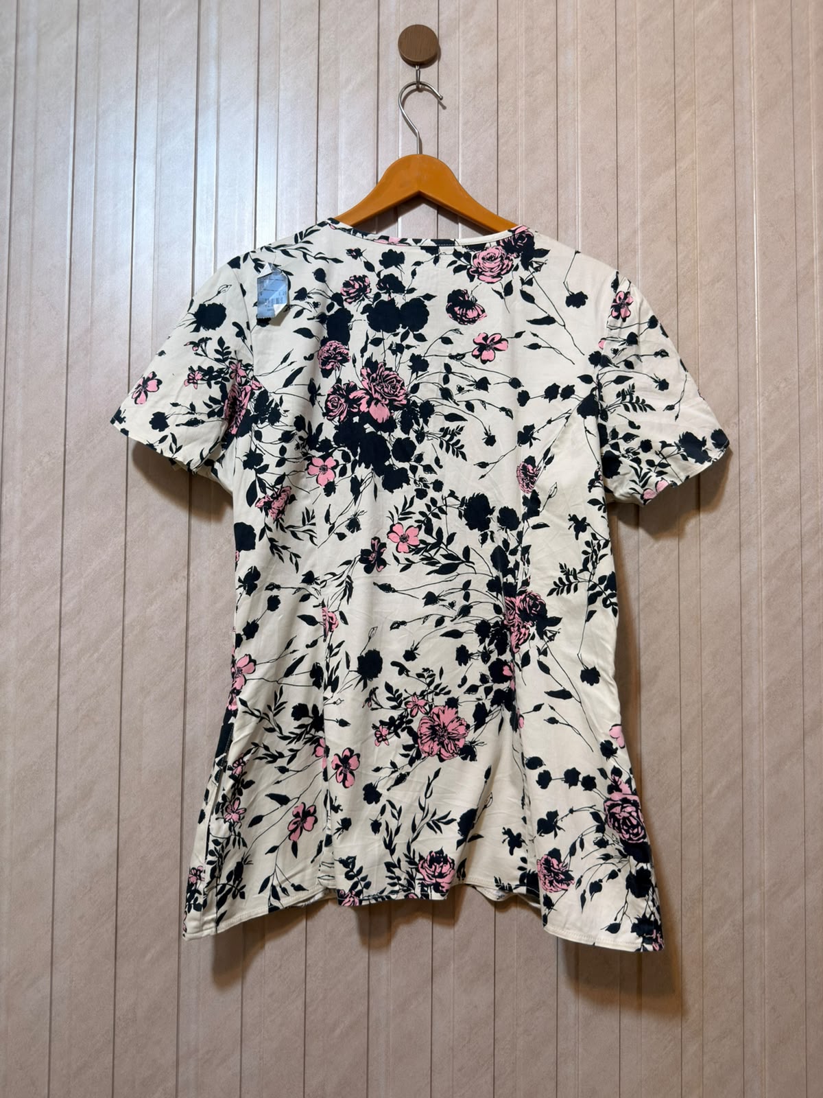 Chest 20  Length 26  Fabric cotton silk Casual Western Women’s Half Sleeve Top