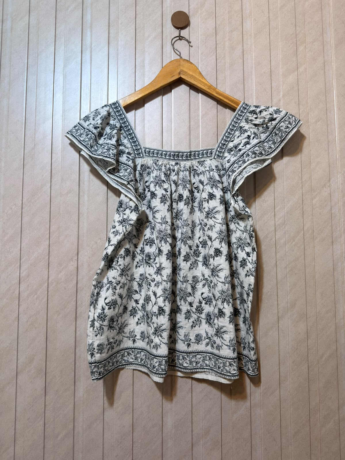 Chest 18  Lenght 22  Fabric linen Women’s Half Sleeve Top