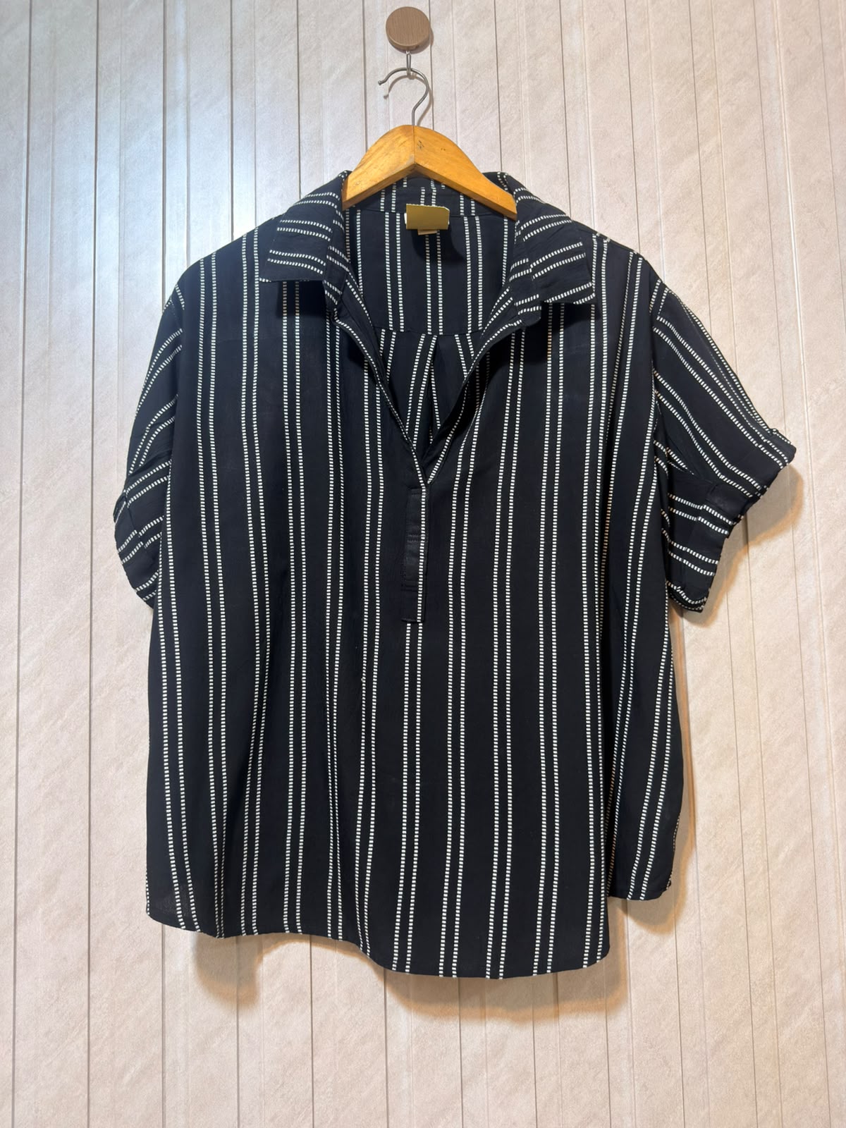 Chest 21  Lenght 24  Fabric linen Women’s Half Sleeve Top