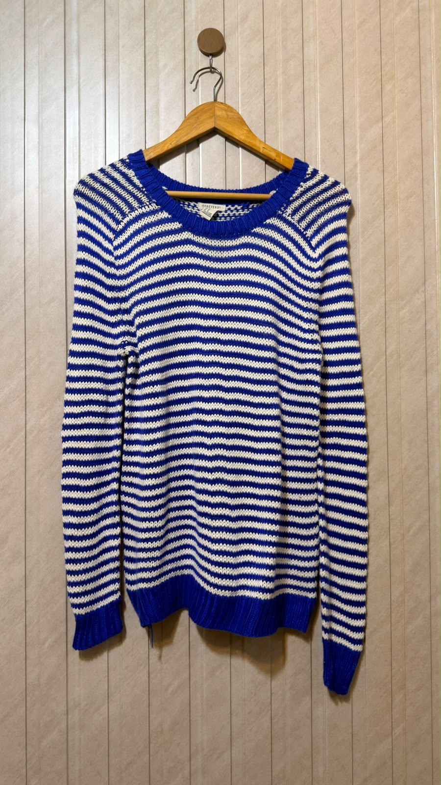 Chest 19  Lenght 27 Fashion Forward Women’s Sweater