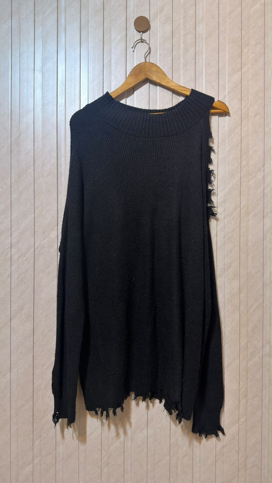Chest 23  Lenght 30 Modern Classic Women’s Sweater