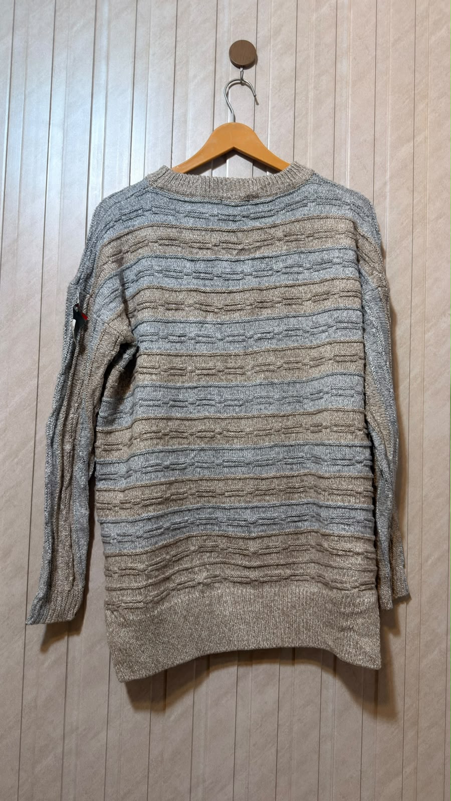 Chest 21  Length 25 To 27 Chic Women’s Sweater