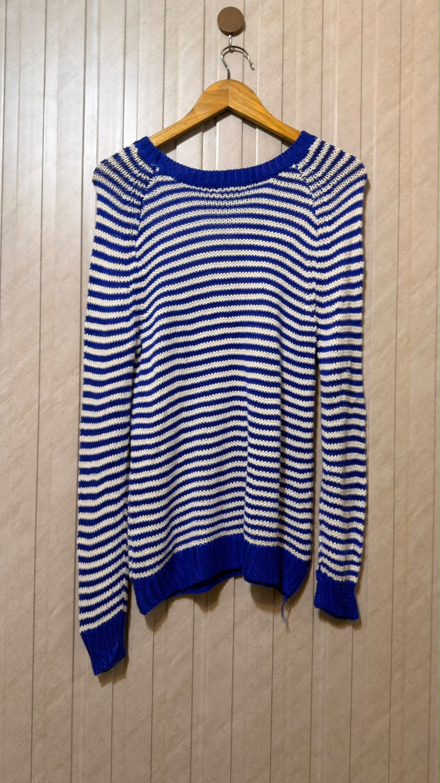 Chest 19  Lenght 27 Fashion Forward Women’s Sweater