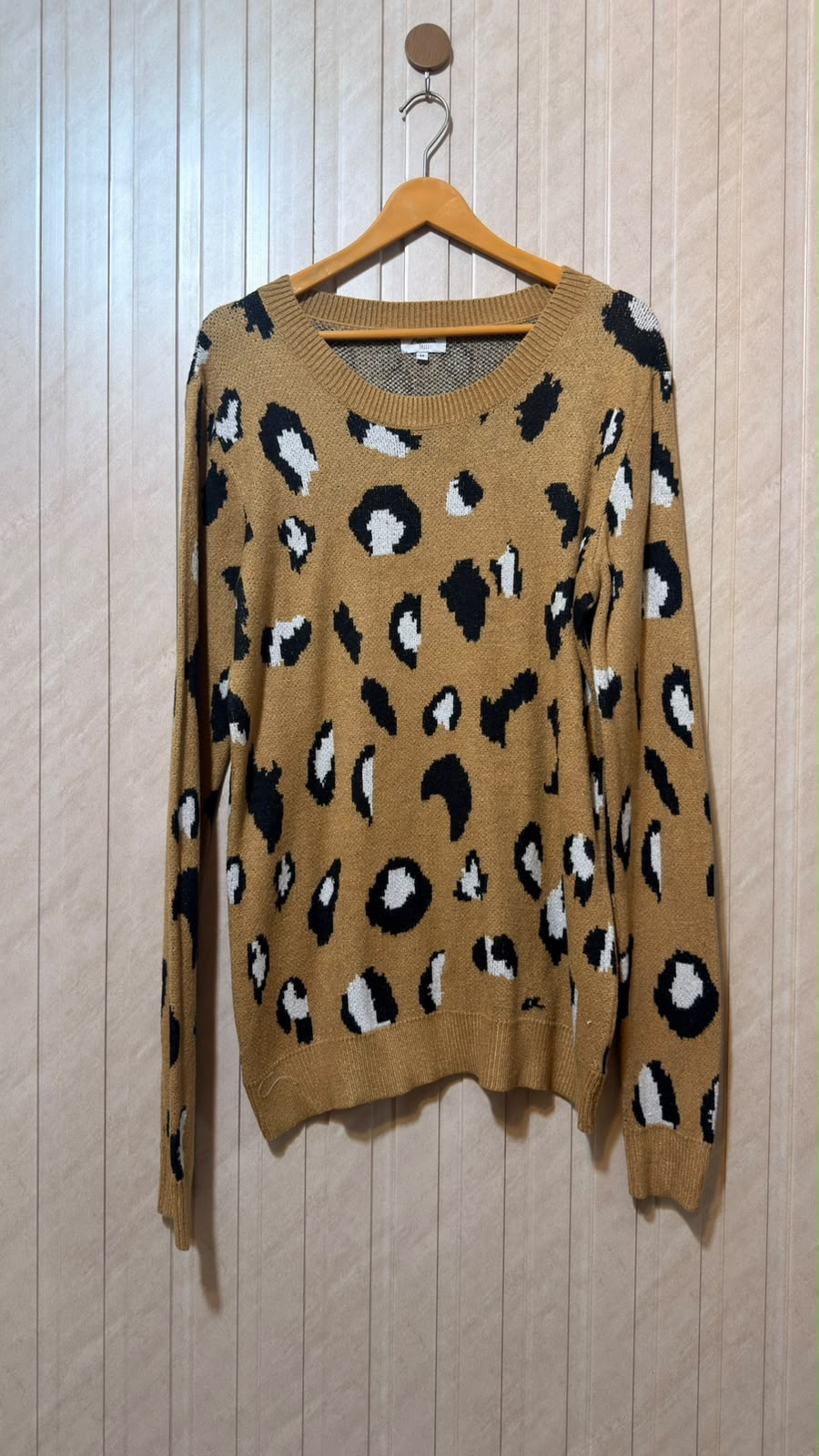 Chest 20  Length 30 Casual Western Women’s Sweater