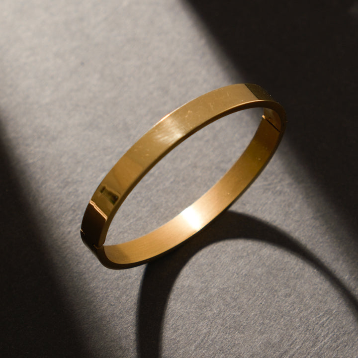 Spark Gold Bangle Luma